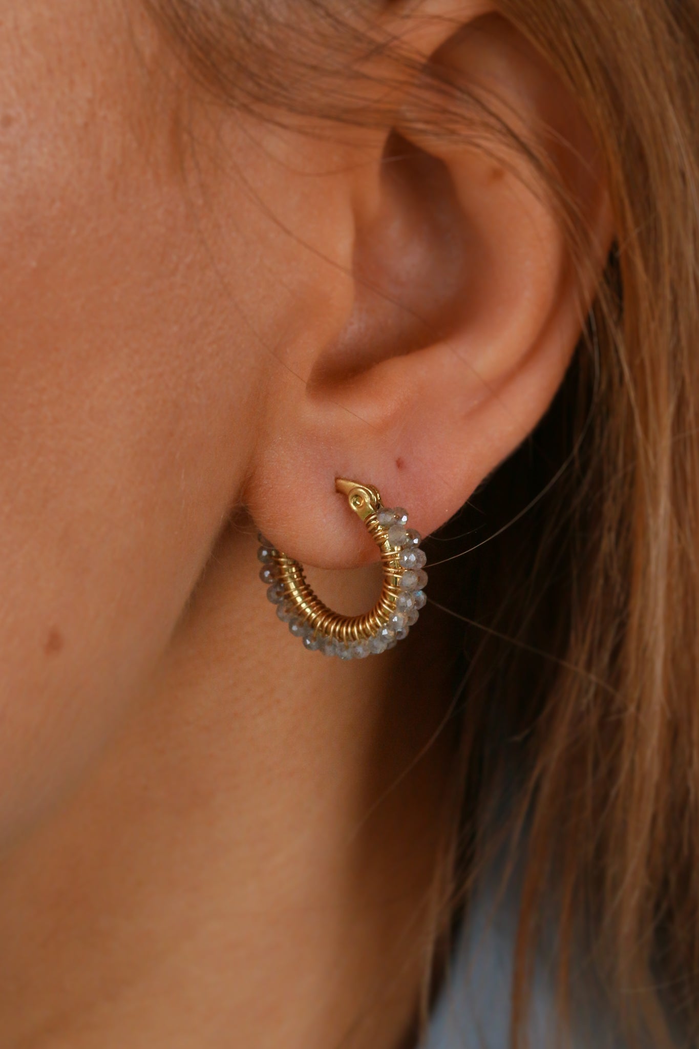 hoop princess silvia I • małe plecione kolczyki z labradorytu