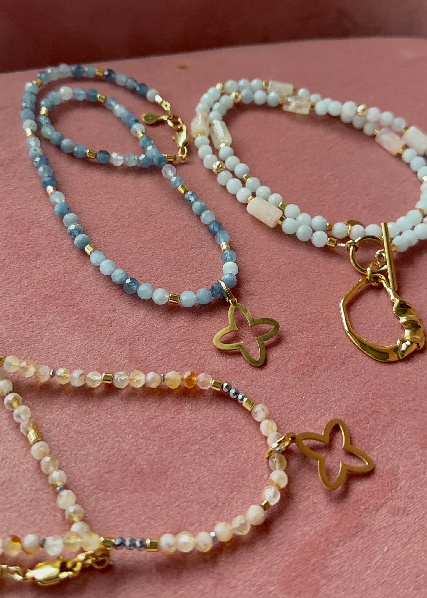 naia II • naszyjnik z akwamarynu z koniczyną