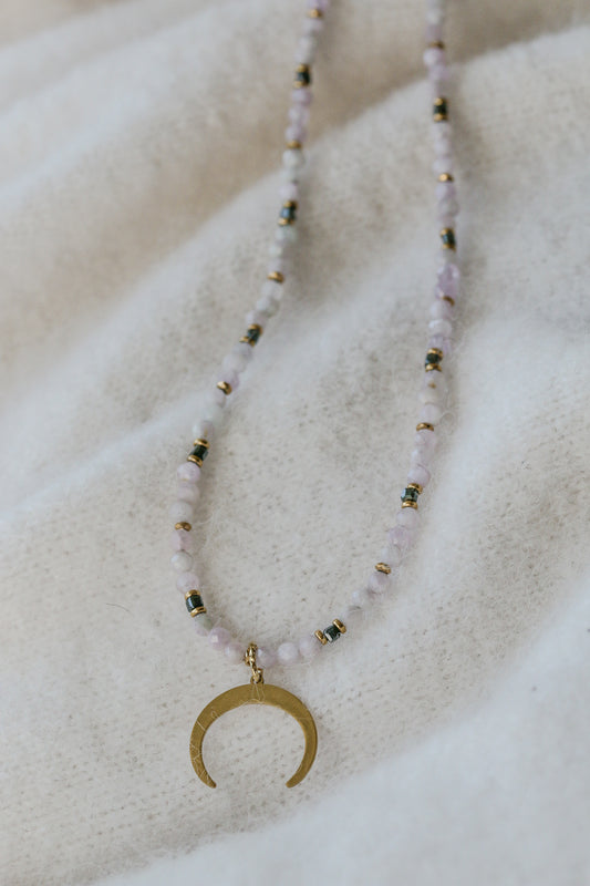 lilka • naszyjnik z kunzytu z półksiężycem