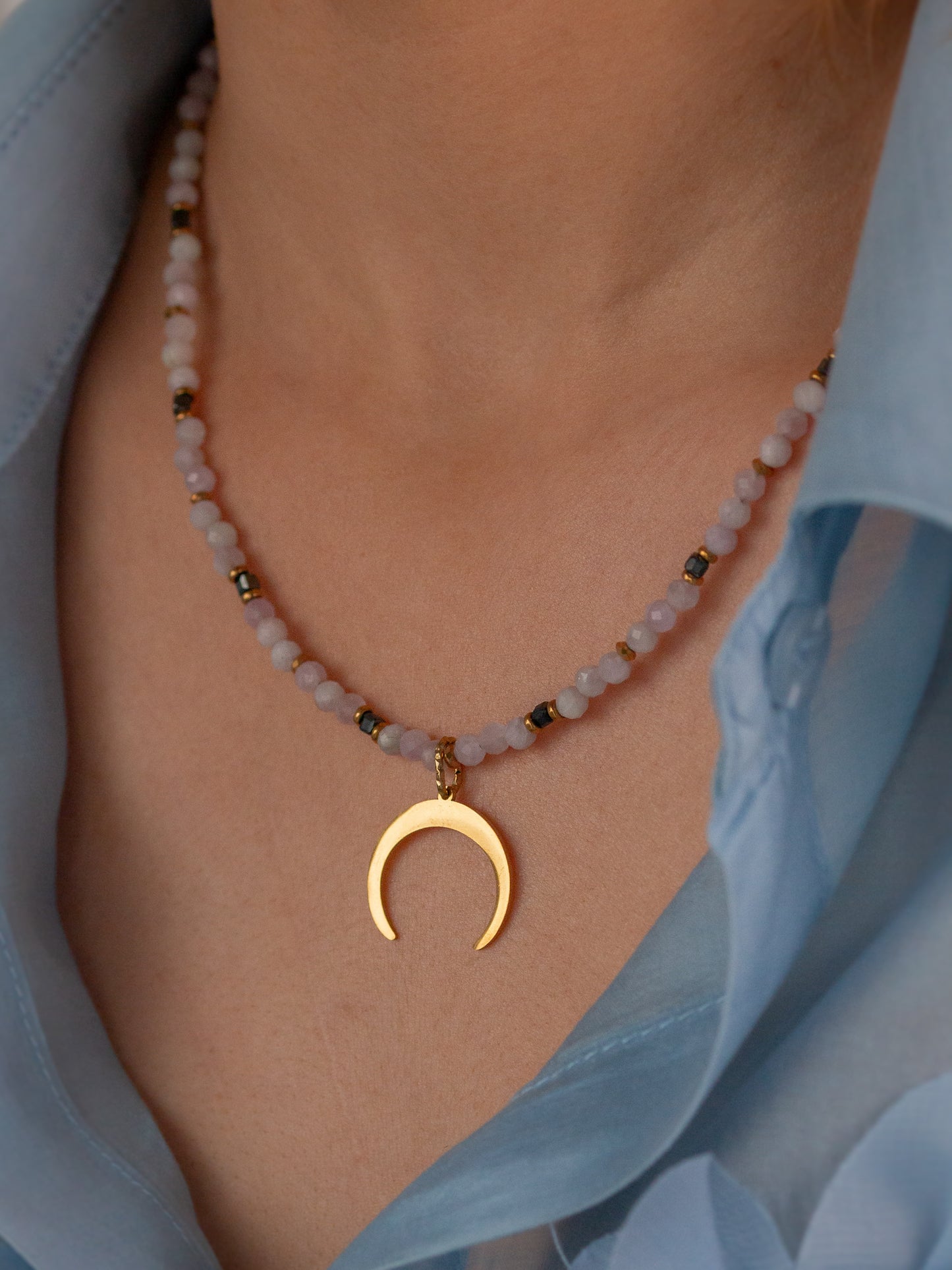 lilka • naszyjnik z kunzytu z półksiężycem