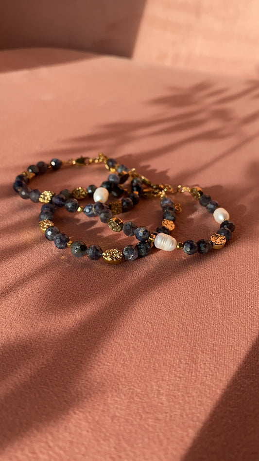 bransoletka z iolitu i naturalnych pereł