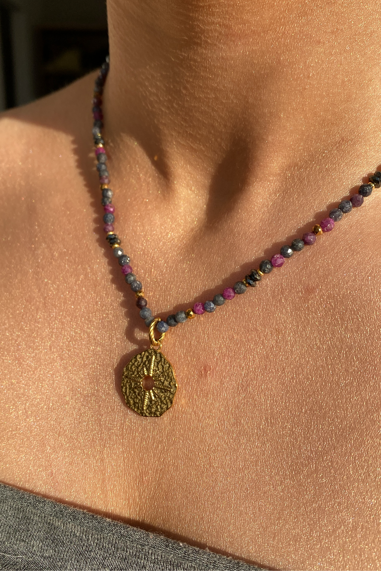 boho sun I • naszyjnik z szafirem i rubinem
