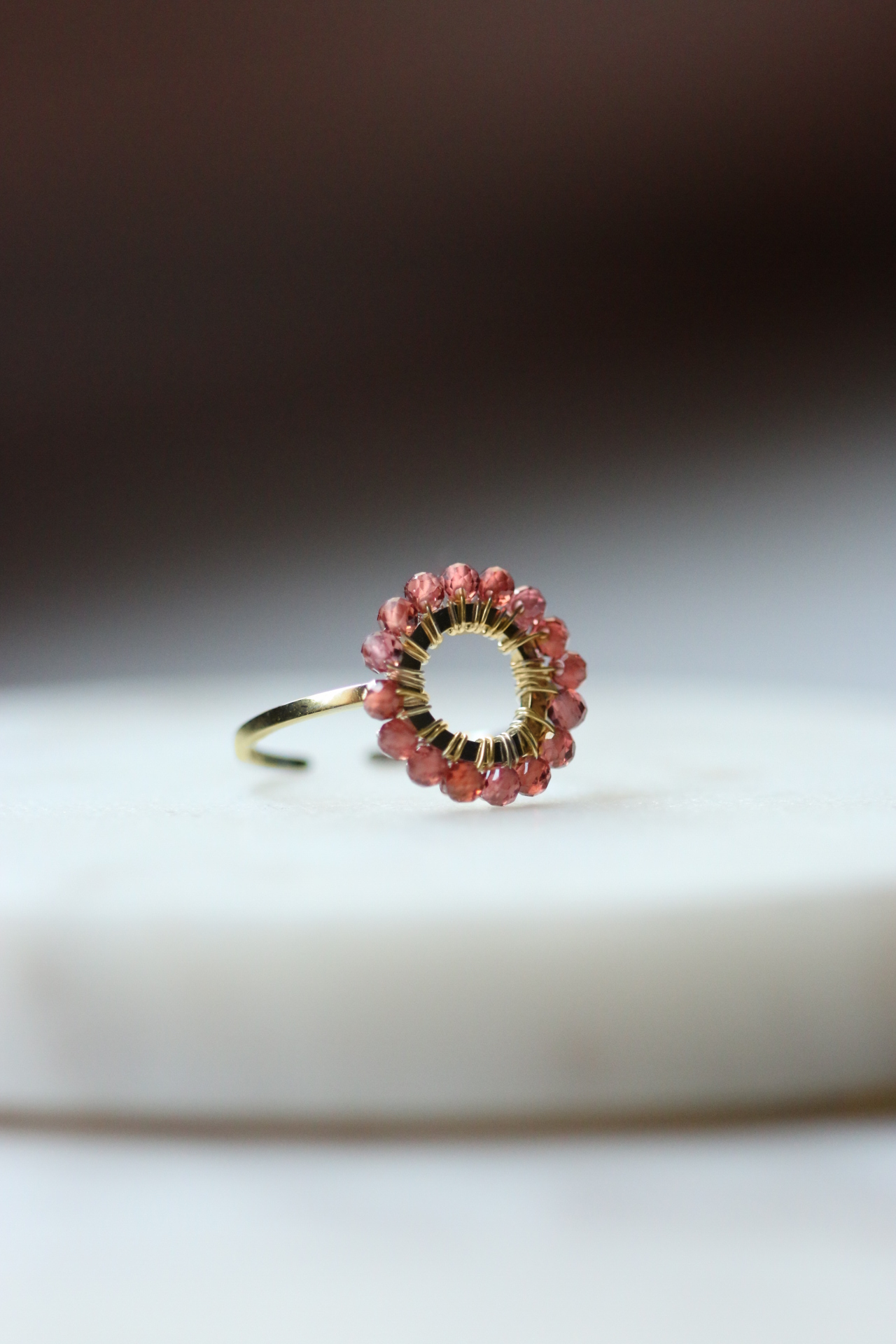 pierścionek MIRKA z almandynu • złoty