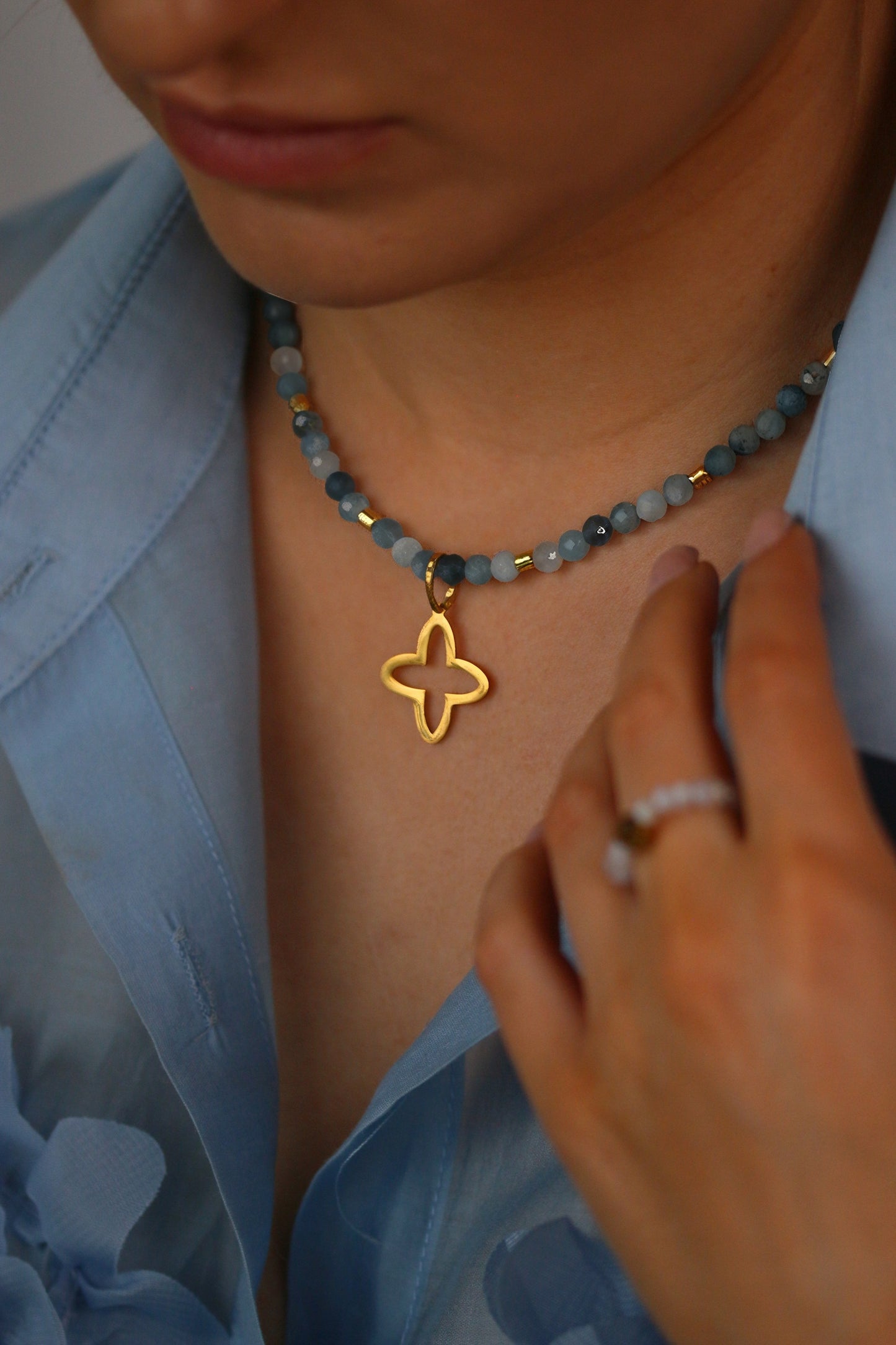 naia II • naszyjnik z akwamarynu z koniczyną