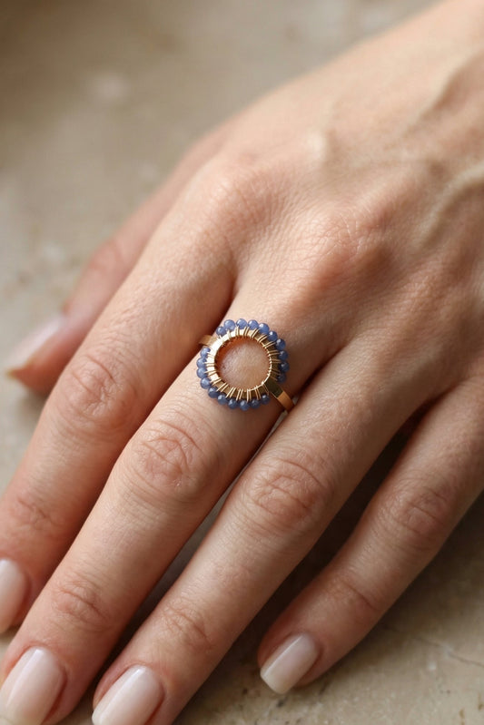 Pierścionek MIRA z sodalitu • złoty