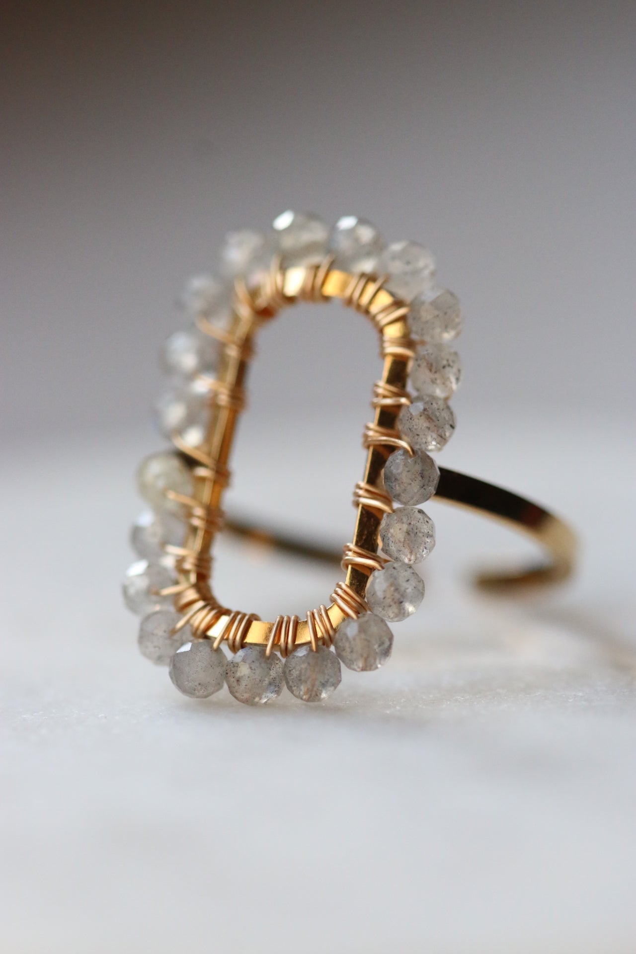 pierścionek SOPHIE z labradorytu