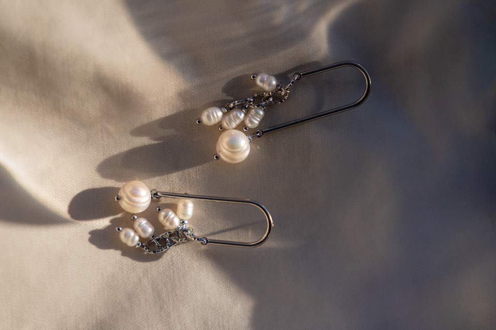 Kolczyki Love CAROLA z perłami • srebrne