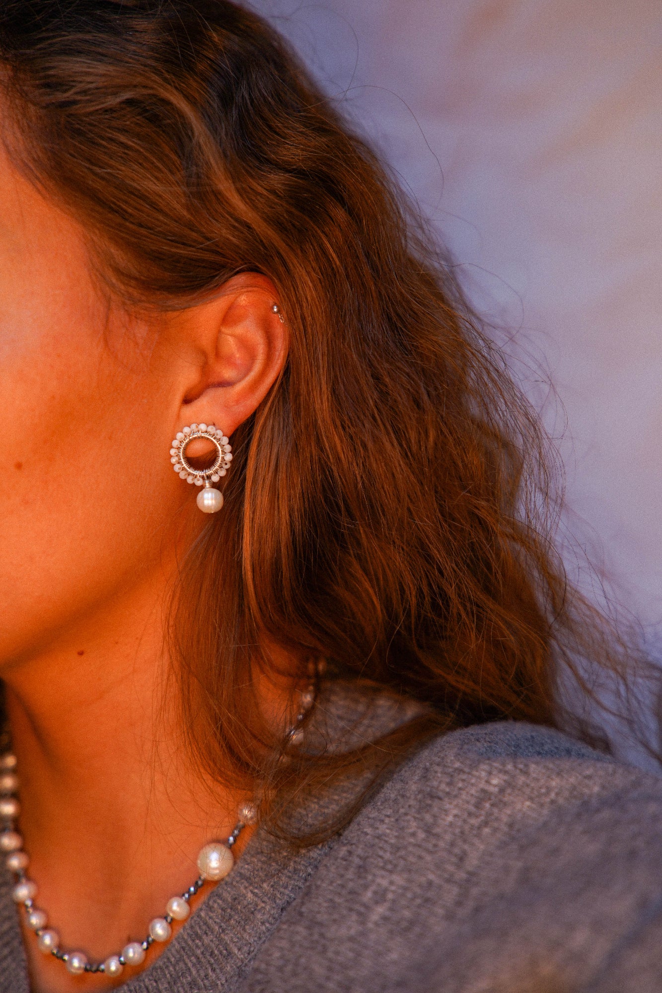 Kolczyki Love ANNA z białego akwamarynu z perłą