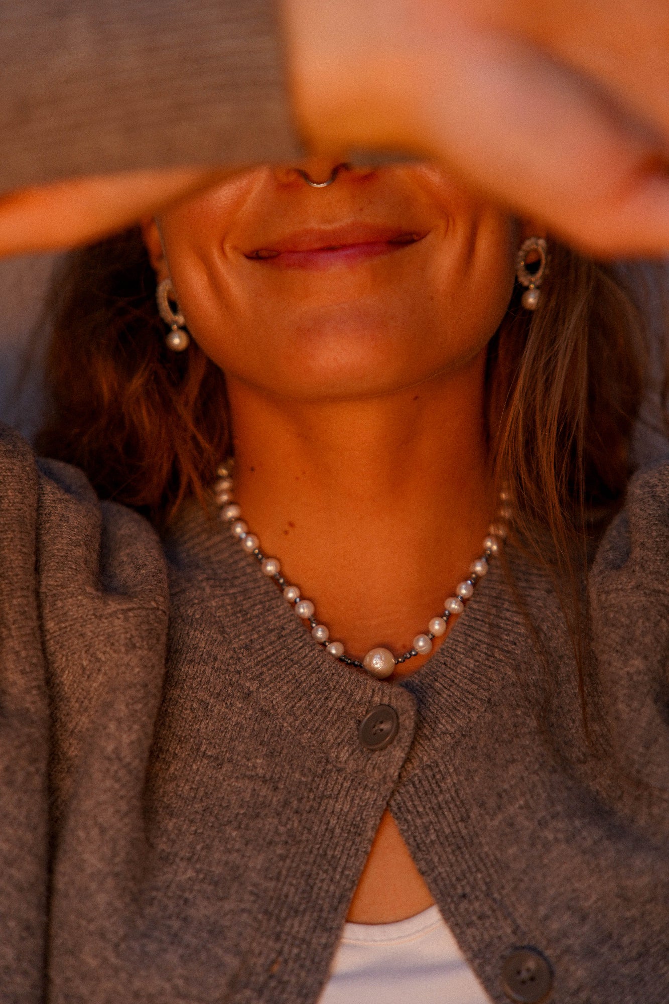 Kolczyki Love ANNA z białego akwamarynu z perłą