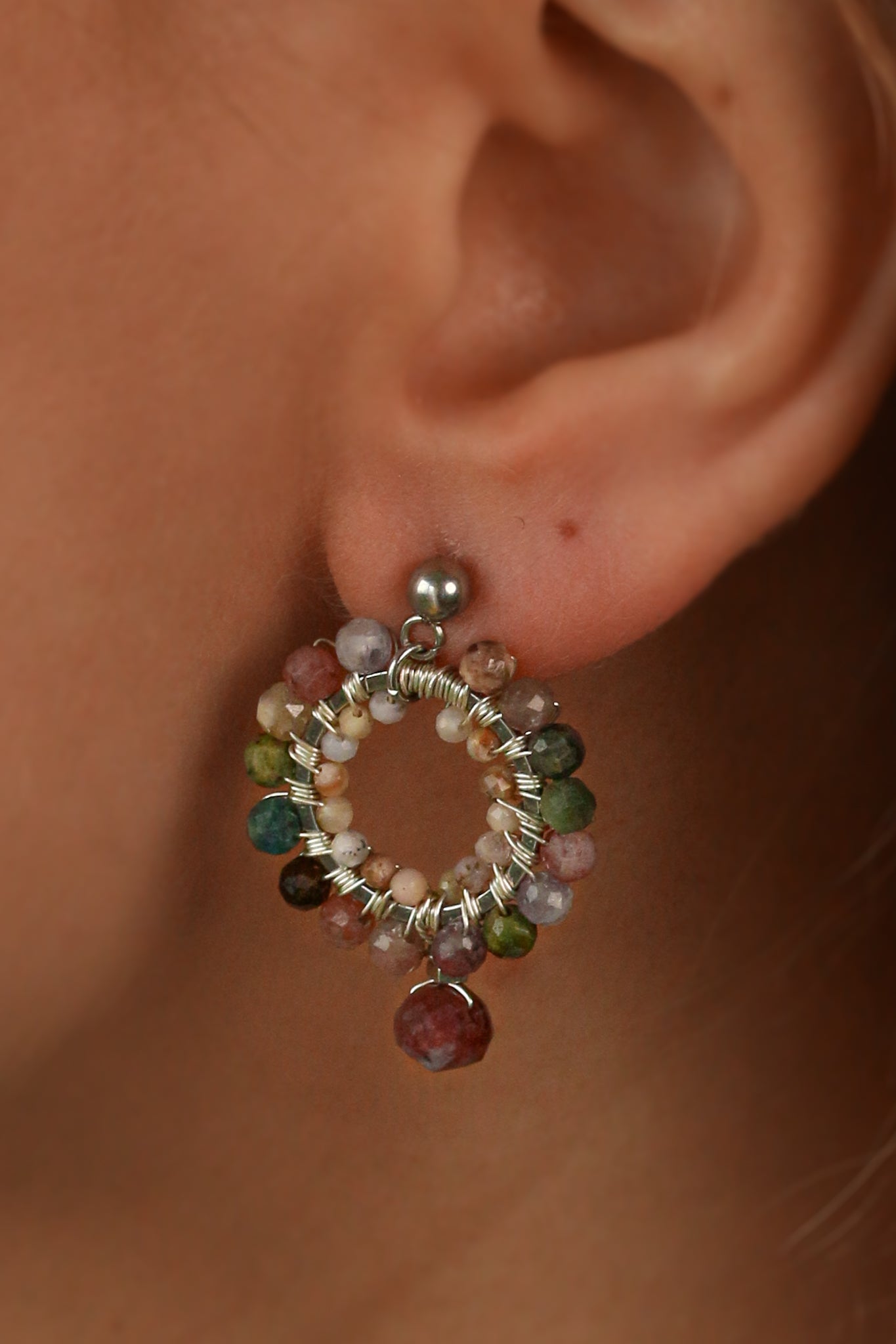 plecione kolczyki z turmalinu i opalu różowego z lepidolitem