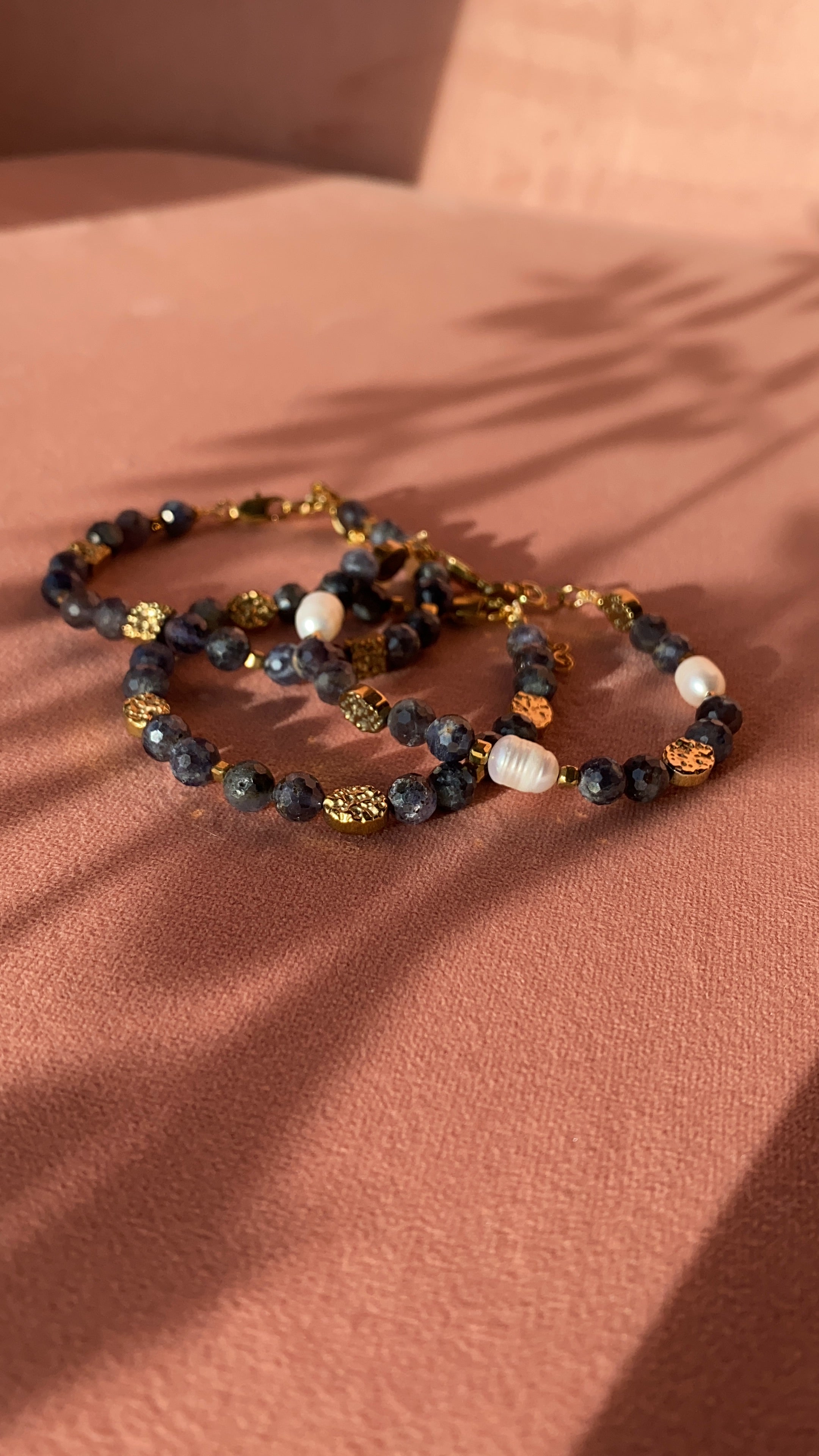 Bransoletka RUMI z iolitu i hematytu