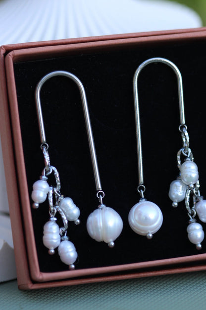 kolczyki love CAROLA z naturalnymi perłami • srebrne