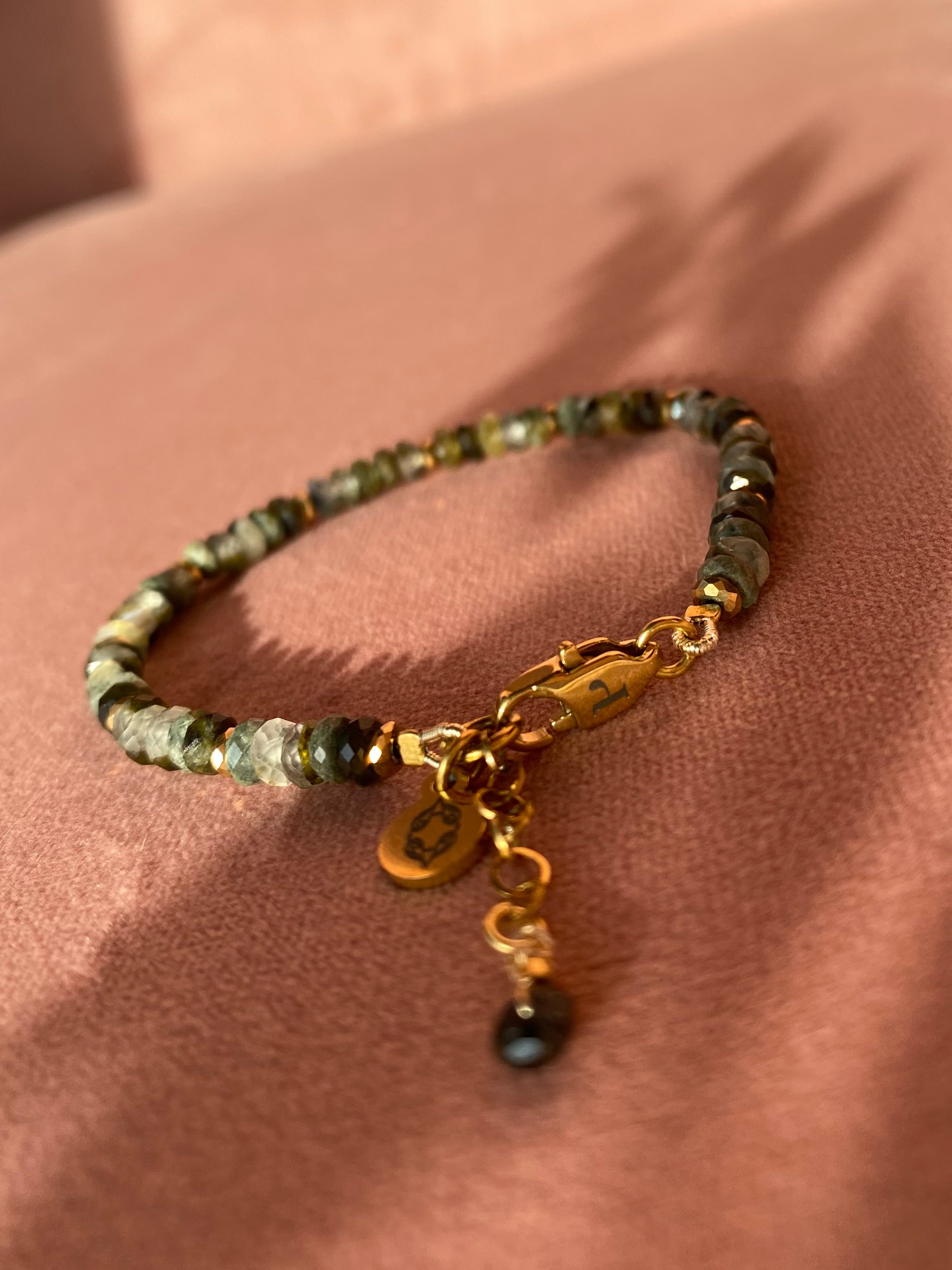 Bransoletka ELMA z zielonego frenitu z epidotem