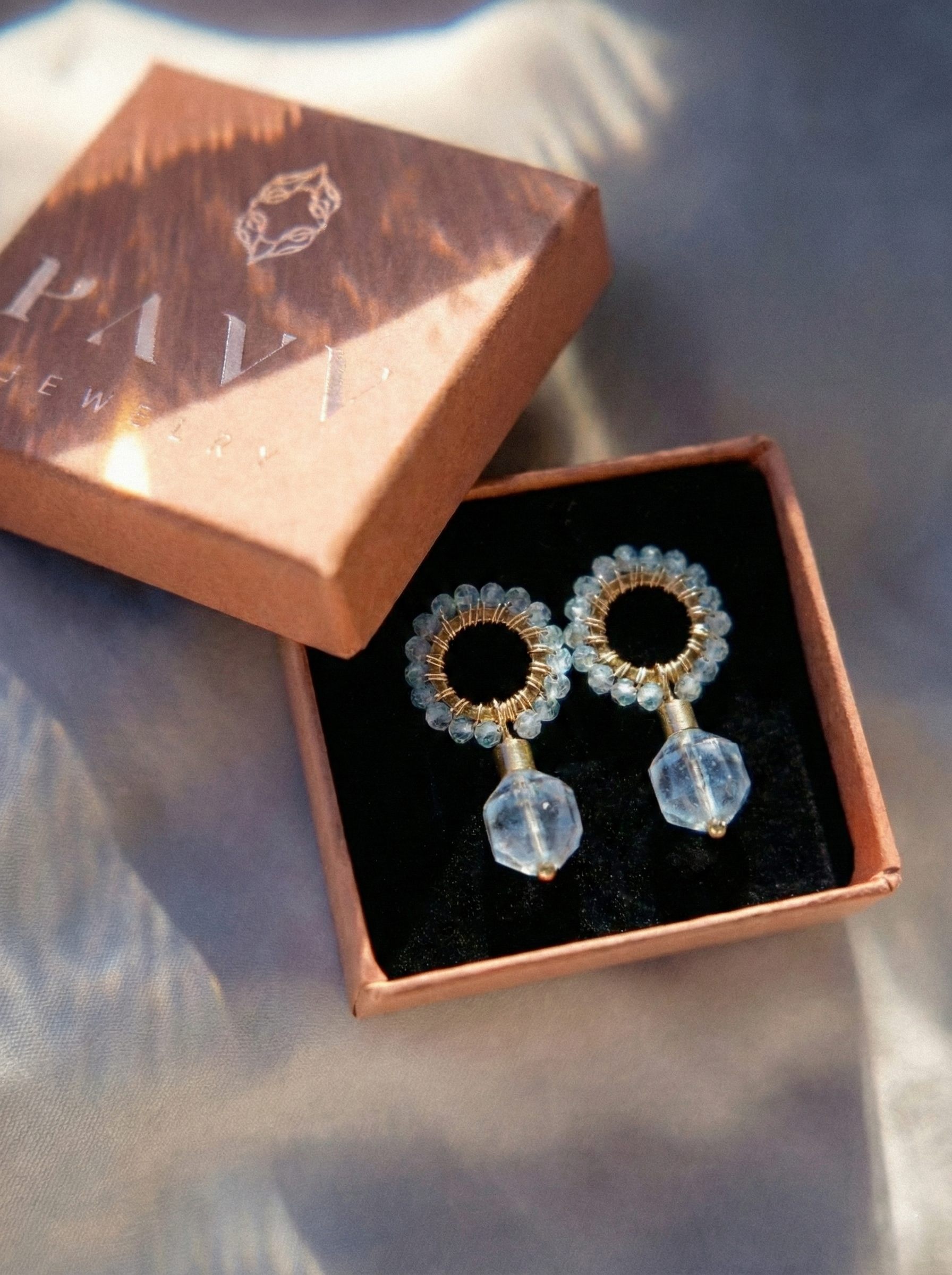 princess CAROLINA • plecione kolczyki z błękitnego topazu