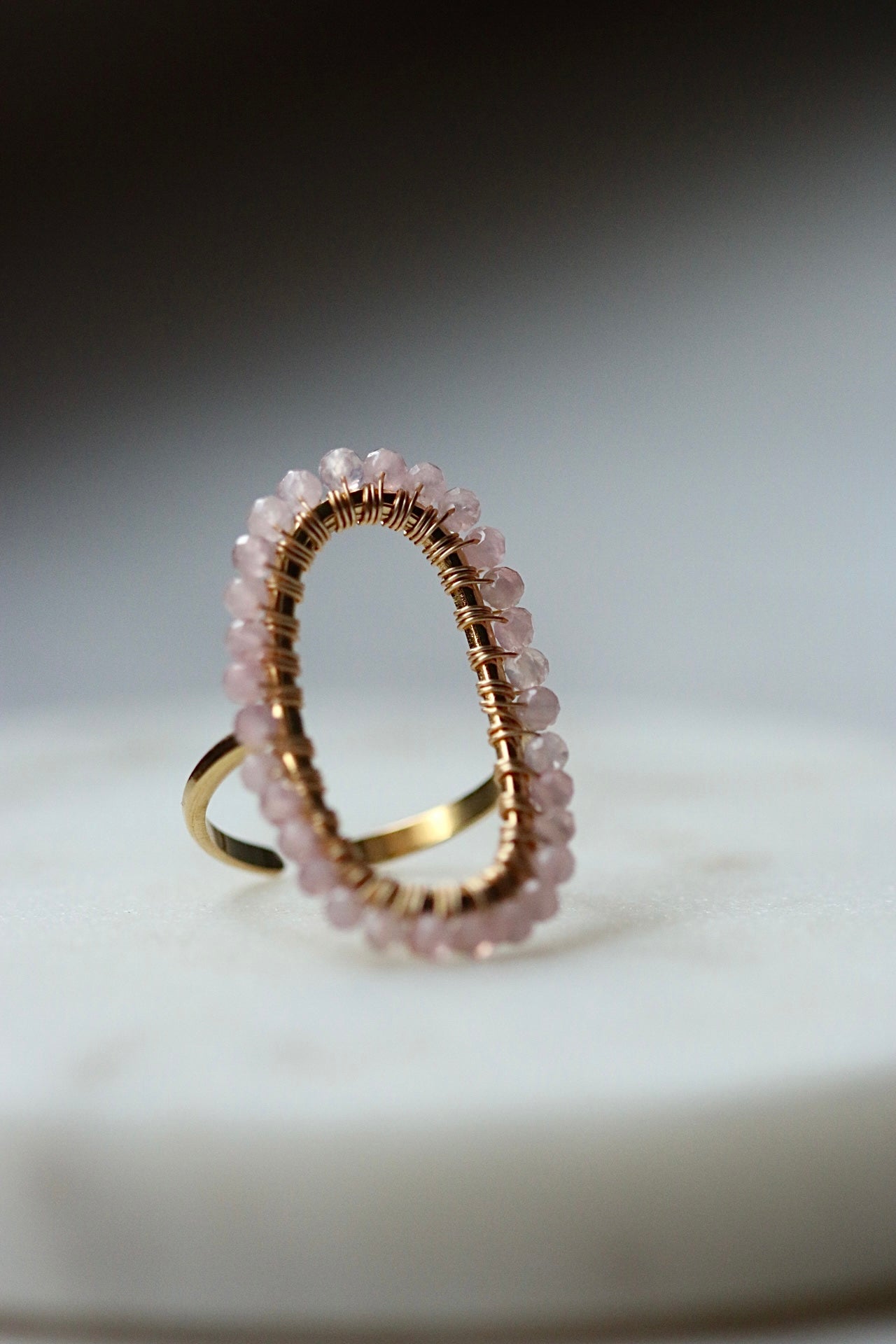 pierścionek IDA z kwarcu różowego • złoty