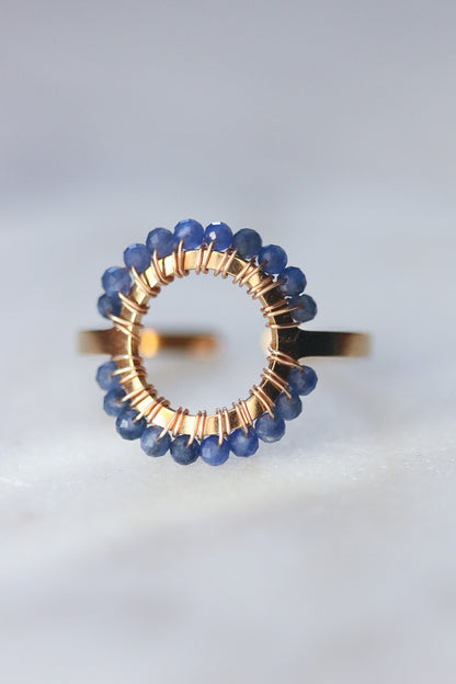 Pierścionek MIRA z sodalitu • złoty
