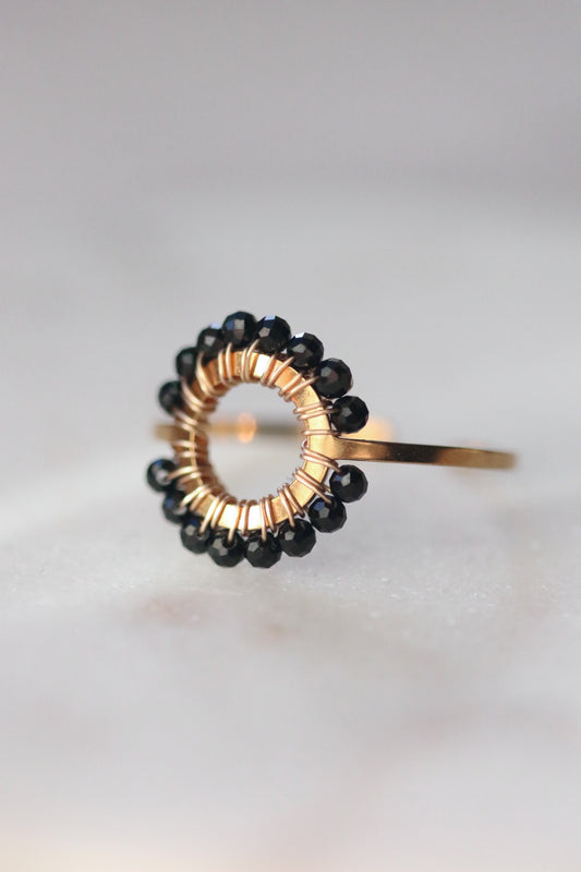 pierścionek MIRKA z czarnego turmalinu • zloty