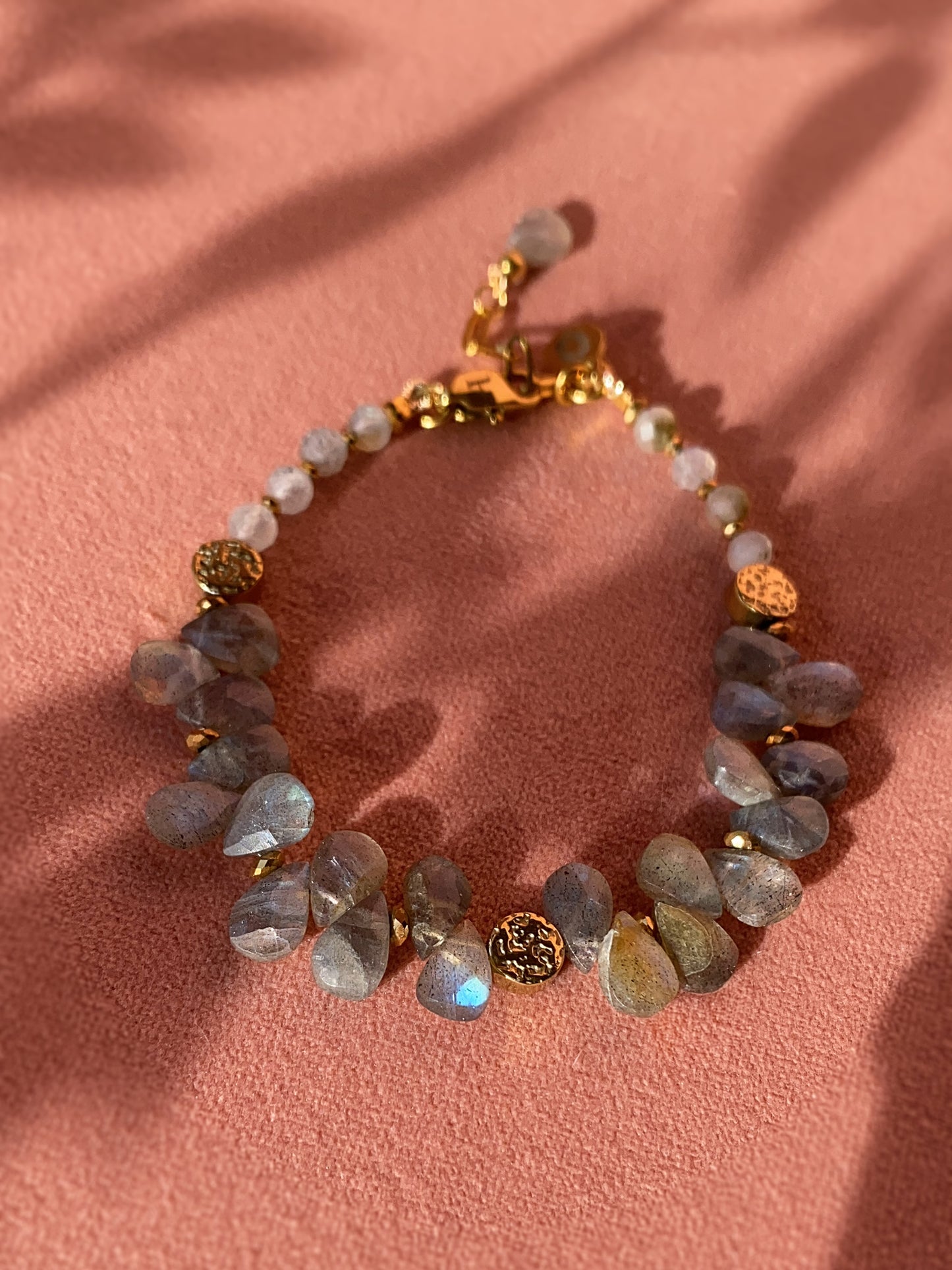 bransoletka z łezek labradorytu