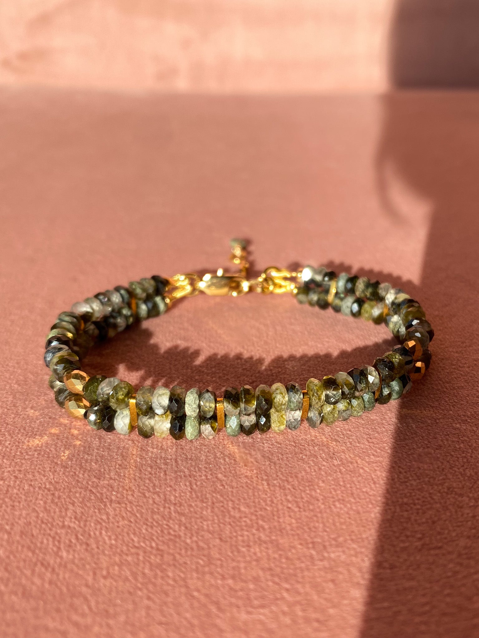 Bransoletka z zielonego frenitu z epidotem