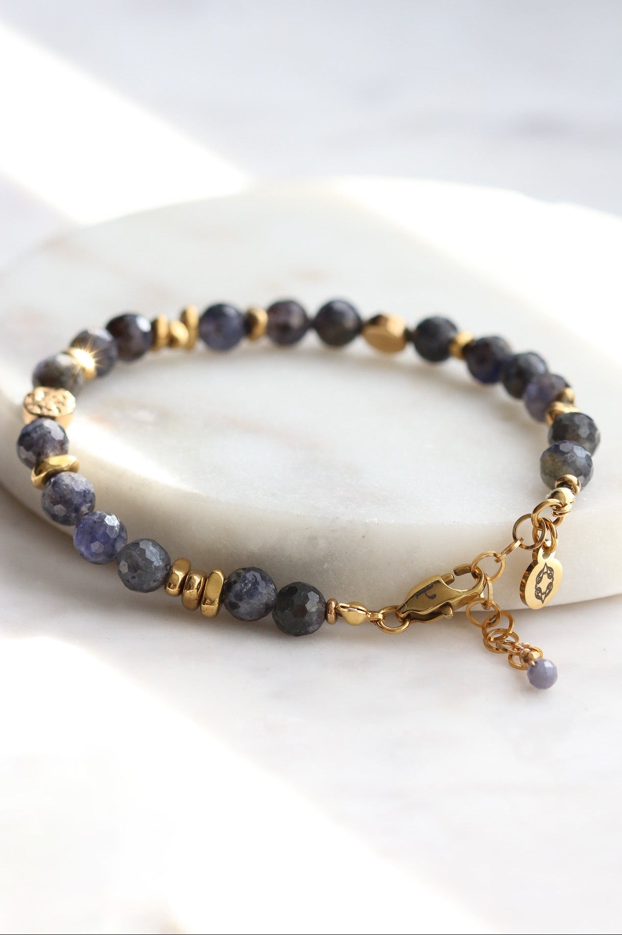 Bransoletka RUMI z iolitu i hematytu