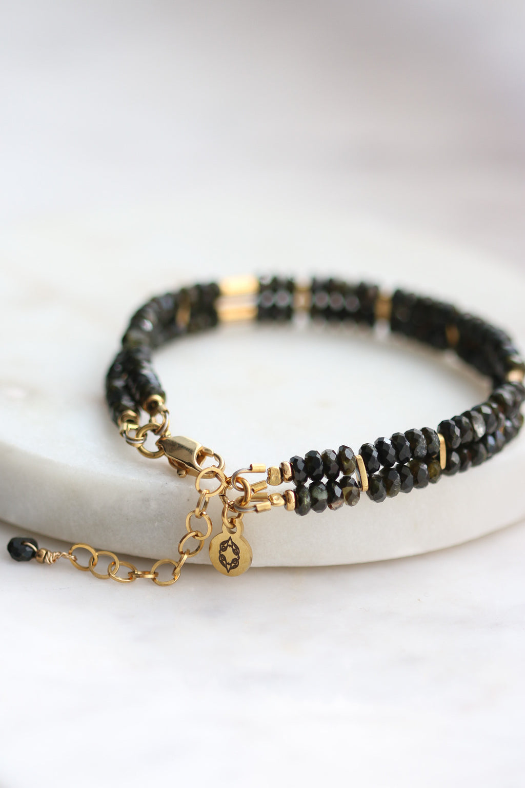 Bransoletka DEMI z czarnego frenitu z epidotem