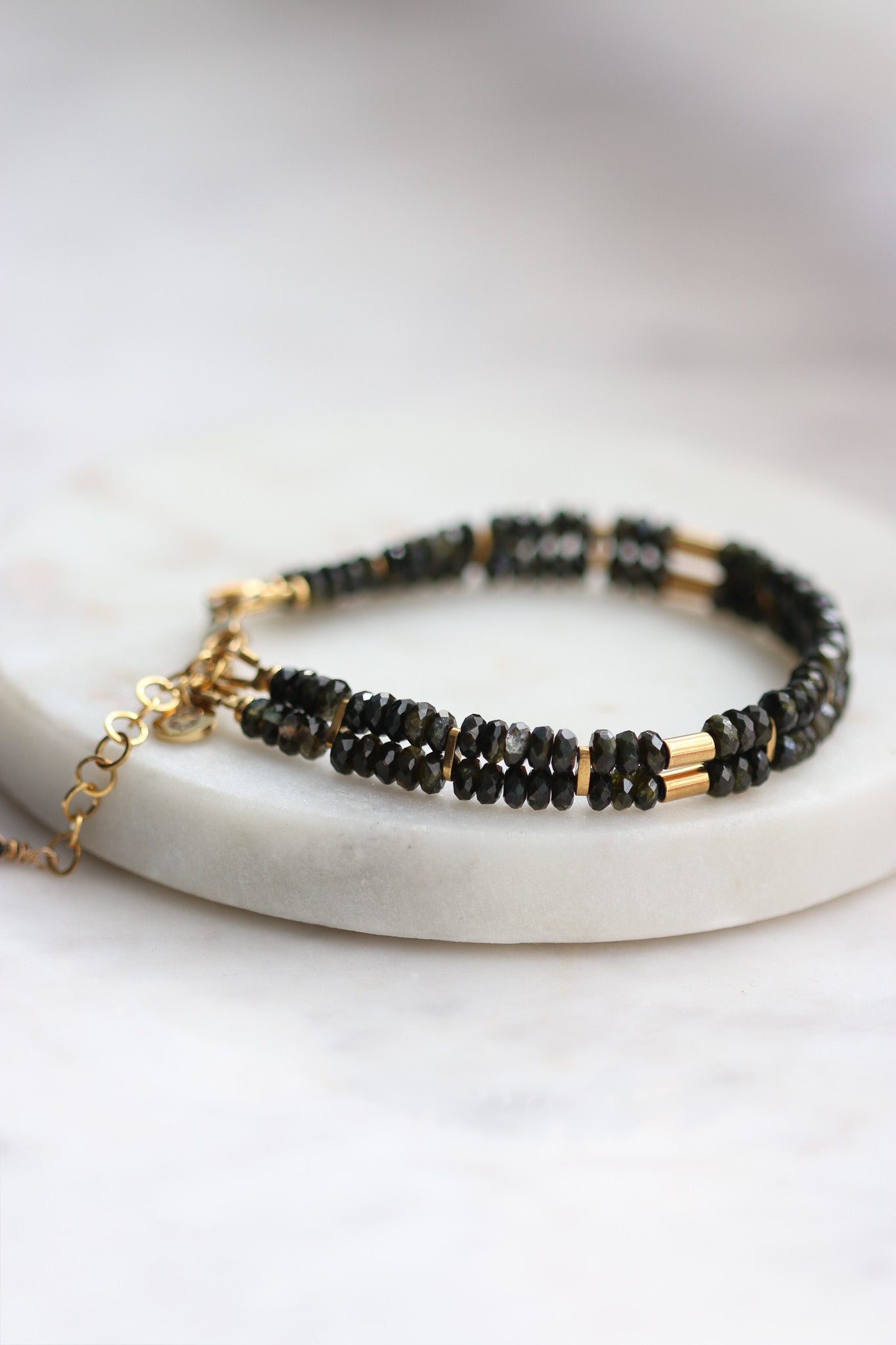 Bransoletka DEMI z czarnego frenitu z epidotem