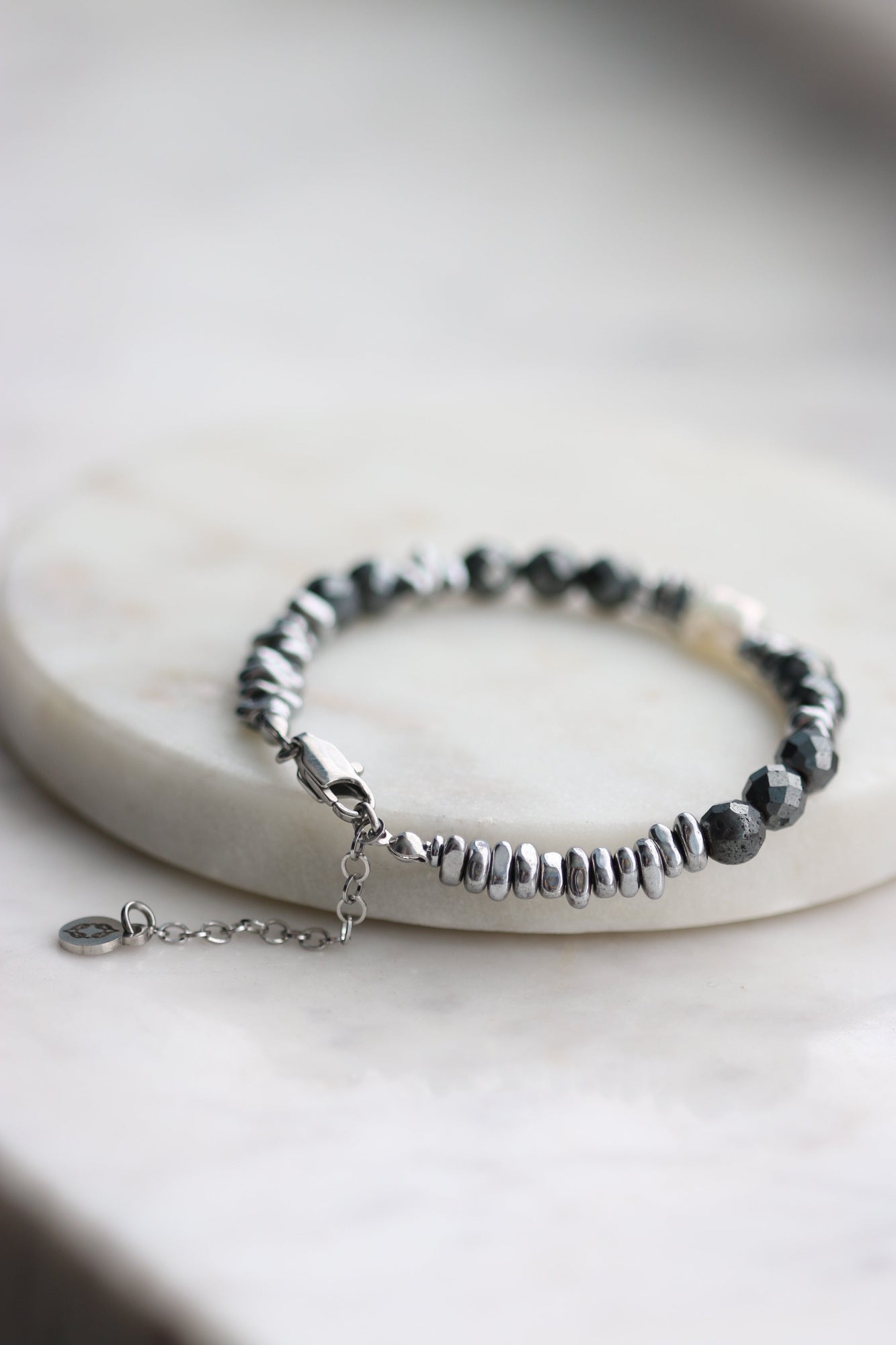 Bransoletka DARIE z hematytu z perłą