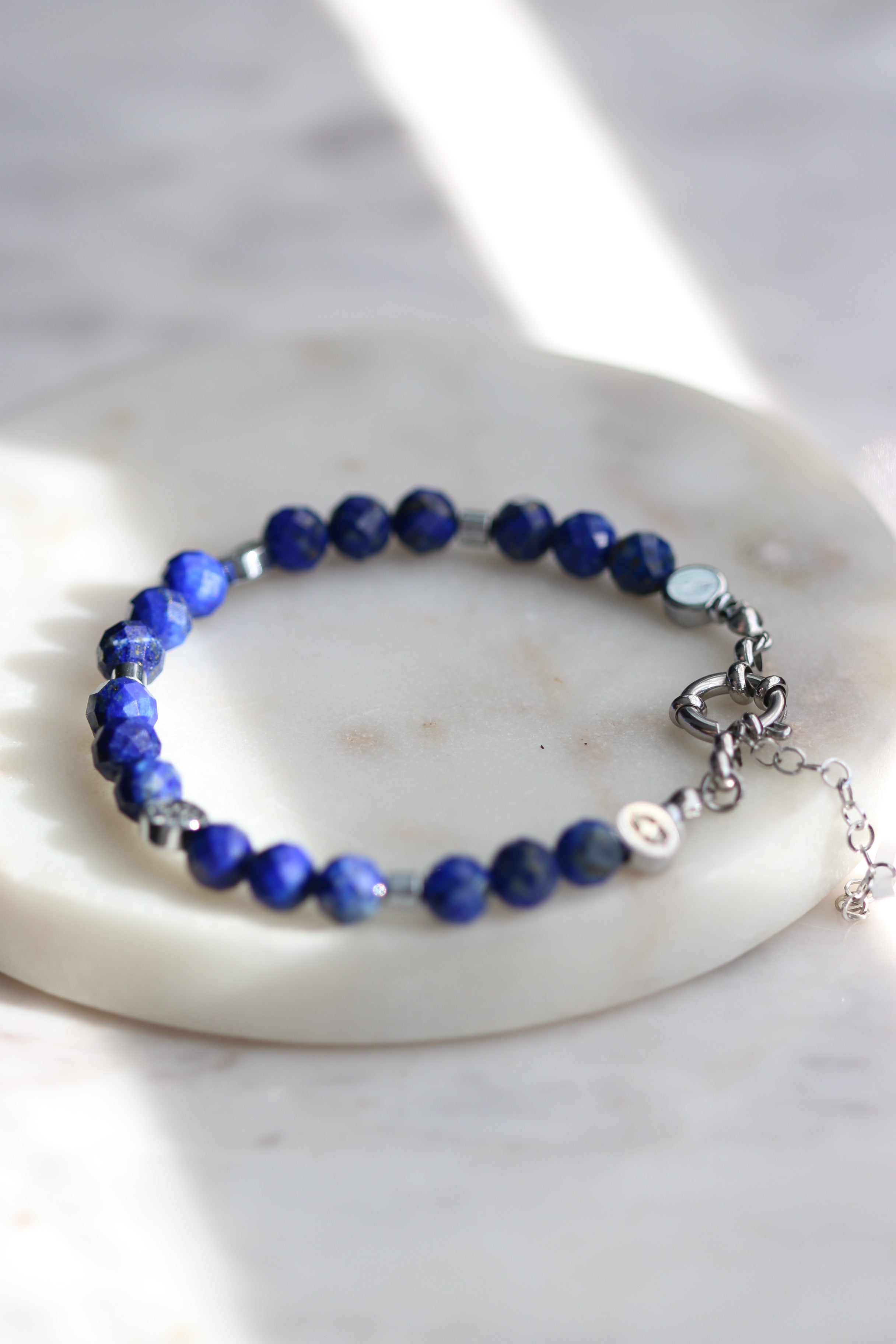 Bransoletka ROSEA z lapisu lazuli