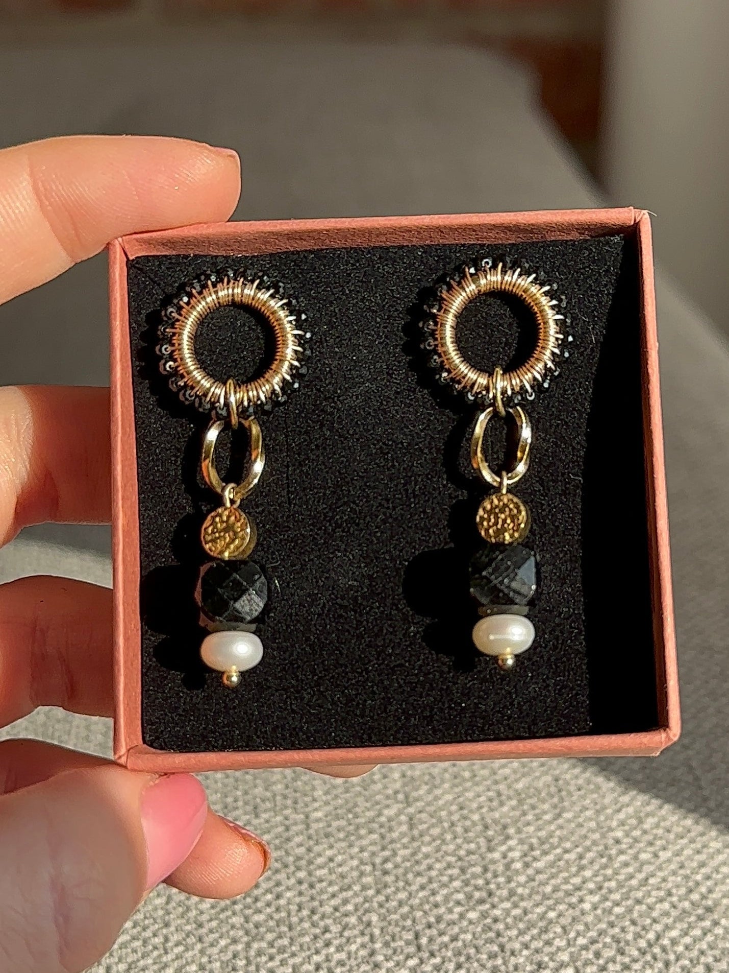 plecione kolczyki z czarnego turmalinu z perłą